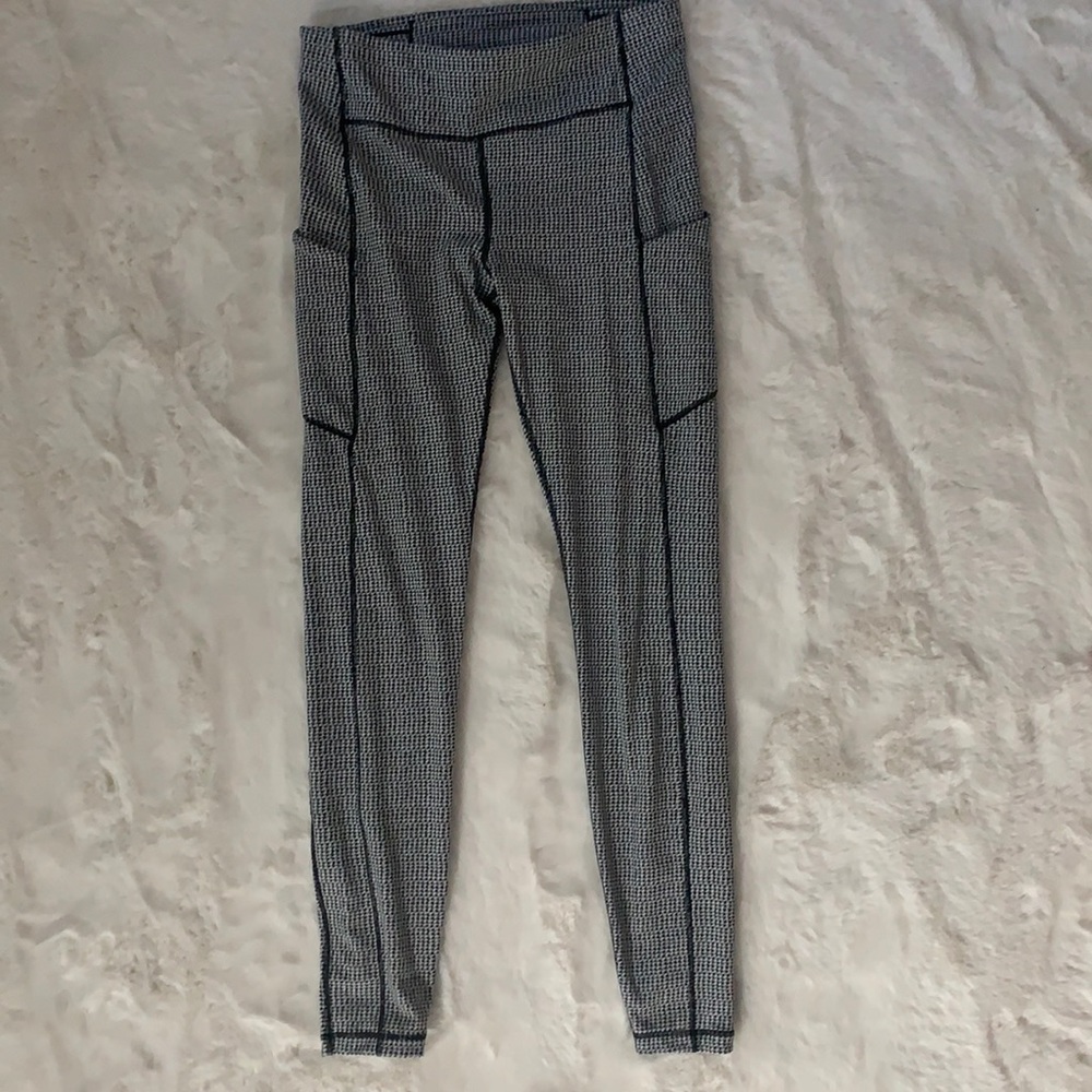 Lululemon tights size 8